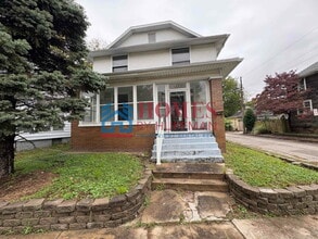 Building Photo - Spacious 3 Bedroom House | Two-Story | Loc...