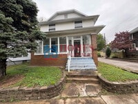 Building Photo - Spacious 3 Bedroom House | Two-Story | Loc...