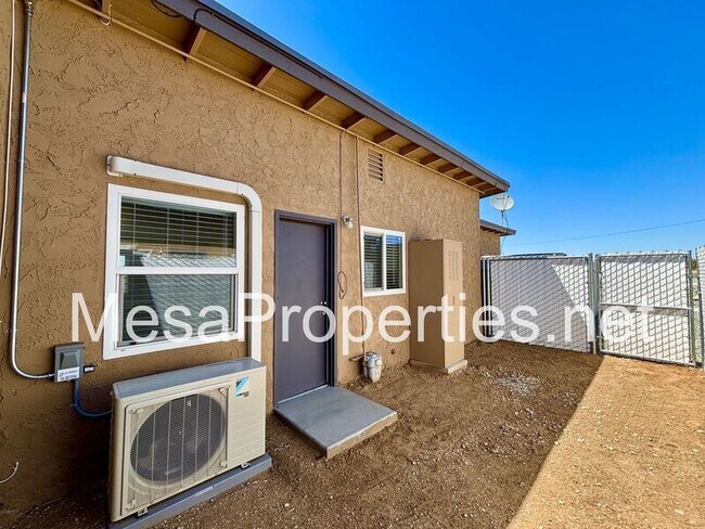 Building Photo - 26650 Josma Rd