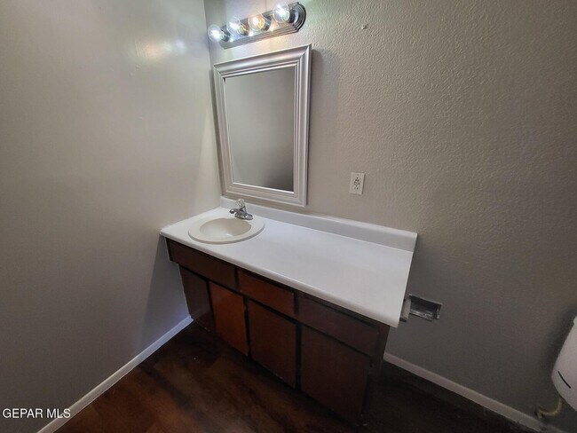 Building Photo - 5209 Carousel Dr