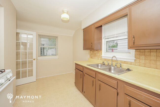Building Photo - 22471 Beckford Ave