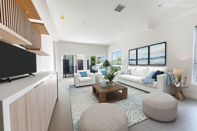 Building Photo - Hollywood Luxury Living | Spacious 3-Bed +...