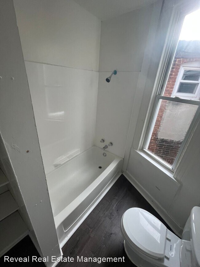 Building Photo - 3 br, 1 bath House - 2841 Parkwood Ave