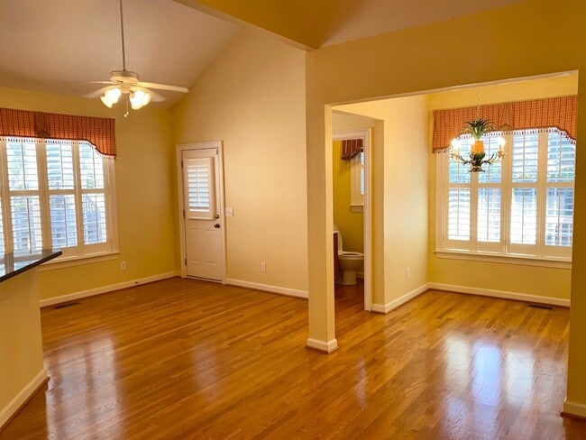 Building Photo - 606 Trillium Ct