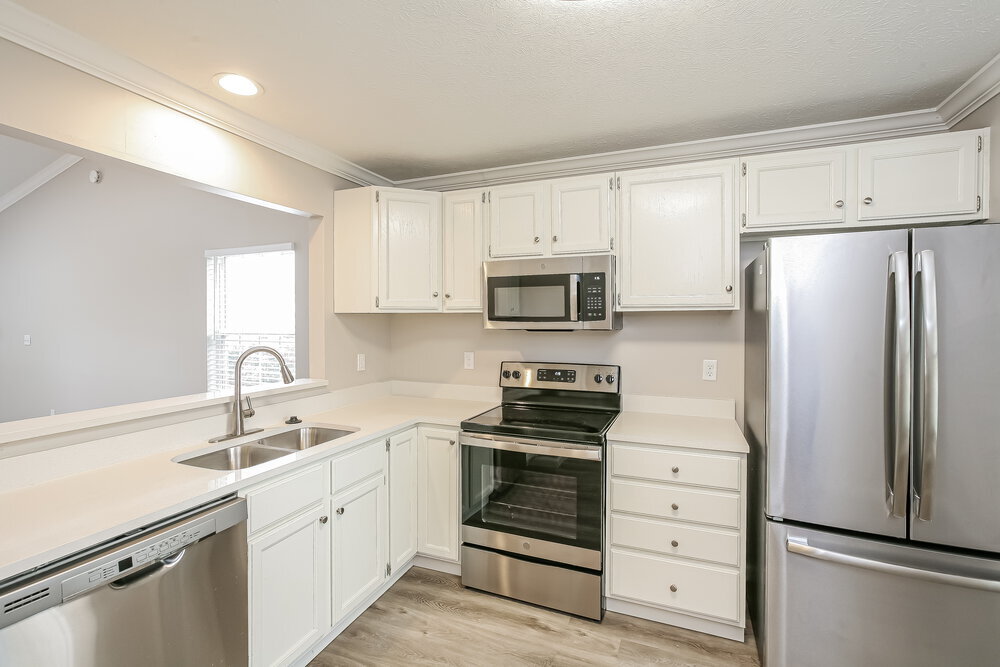 Building Photo - 1108 W Southport Rd