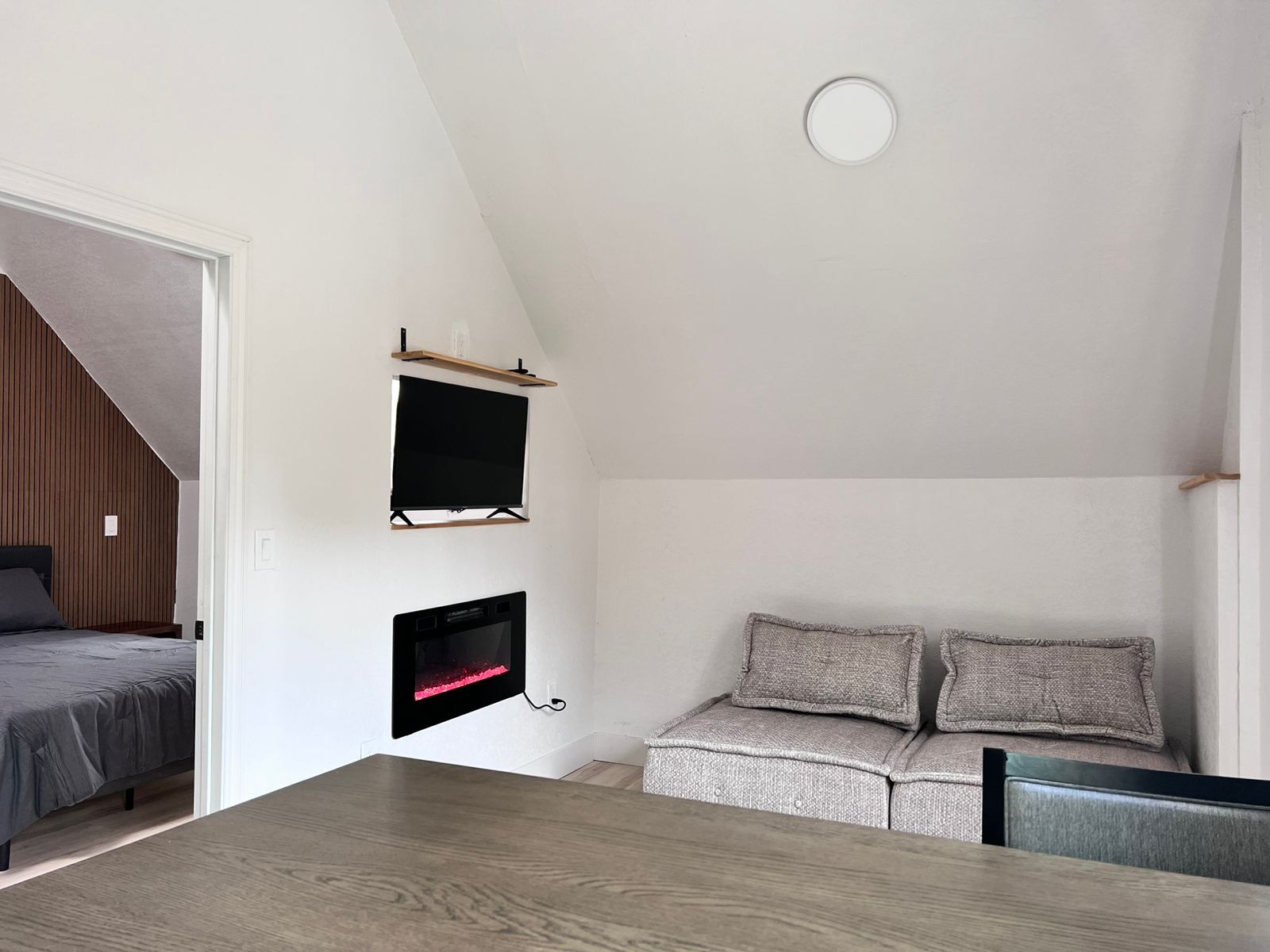 Building Photo - 496 Carr Ave