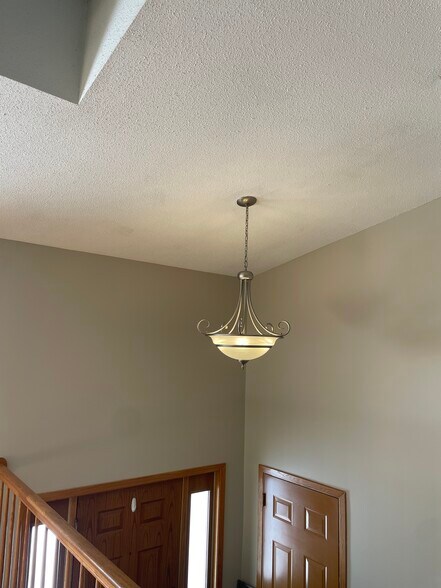 Building Photo - 3991 Whiting Ln NE