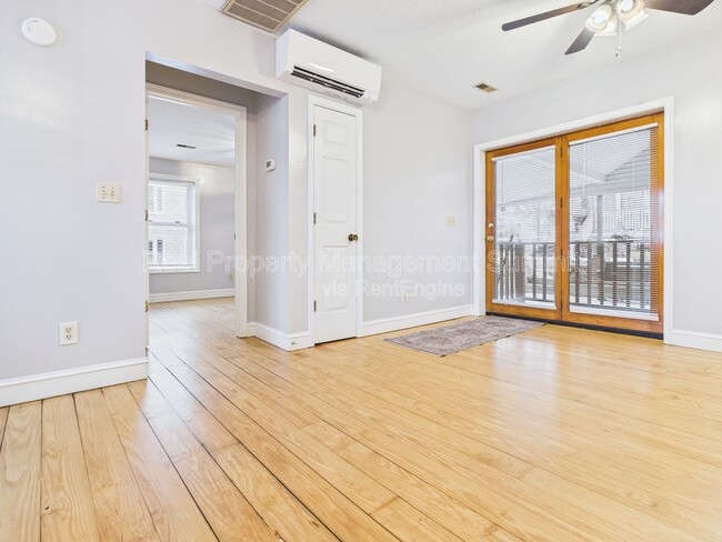 Building Photo - 10 Fayette St