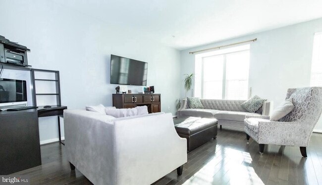 Building Photo - 18540 Hickory Meadow Dr