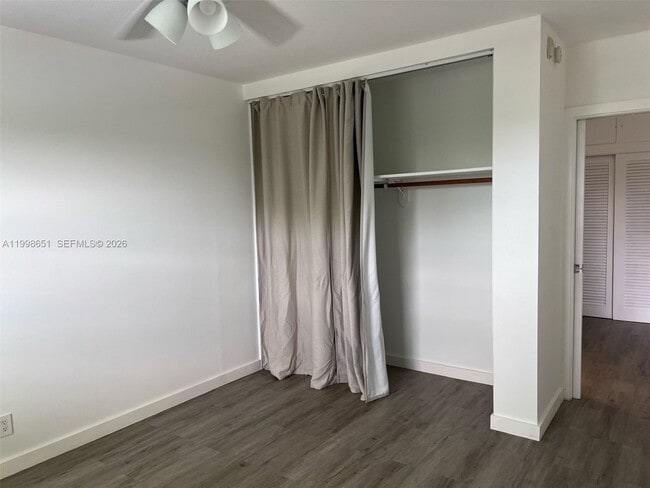 Building Photo - 1350 E Sample Rd