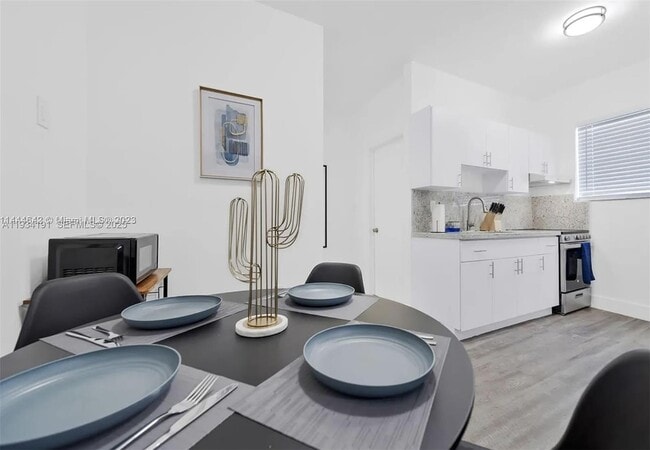 Building Photo - 1029 SW 5th St