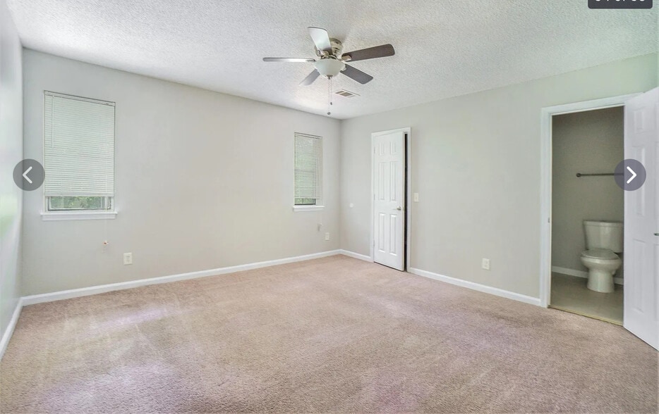 Building Photo - 926 Amberly Dr