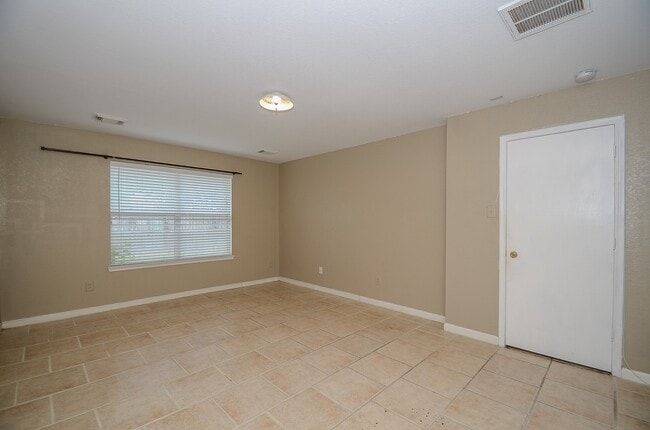 Building Photo - 11711 Wainscot Ct
