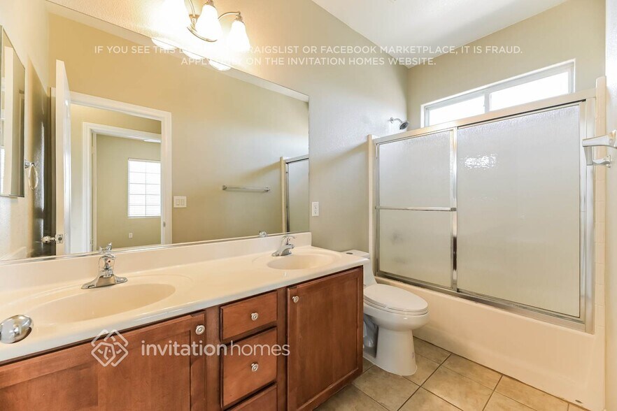 Building Photo - 628 Sumatra Pl