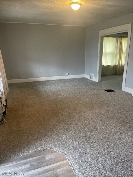 Building Photo - 4754 Blythin Rd