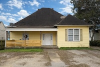 Building Photo - Renovated 4 Bedroom Duplex Unit in South Nashville - Pet Friendly!