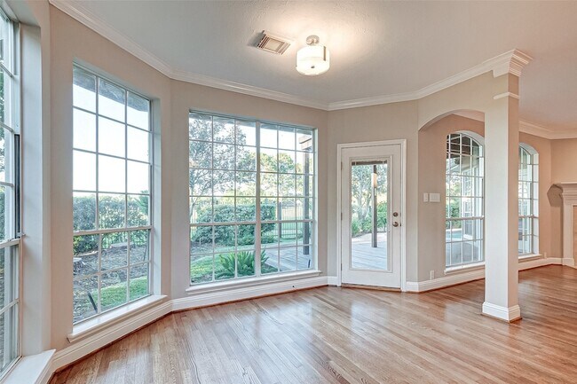 Building Photo - 24118 Bay Hill Blvd