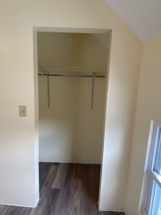 Building Photo - 14463 Maple St