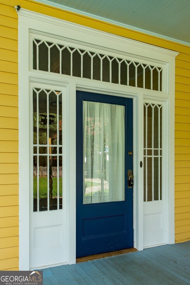 Building Photo - 765 Woodland Ave SE