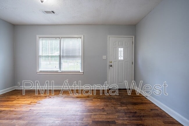 Building Photo - 2990 Jonquil Dr
