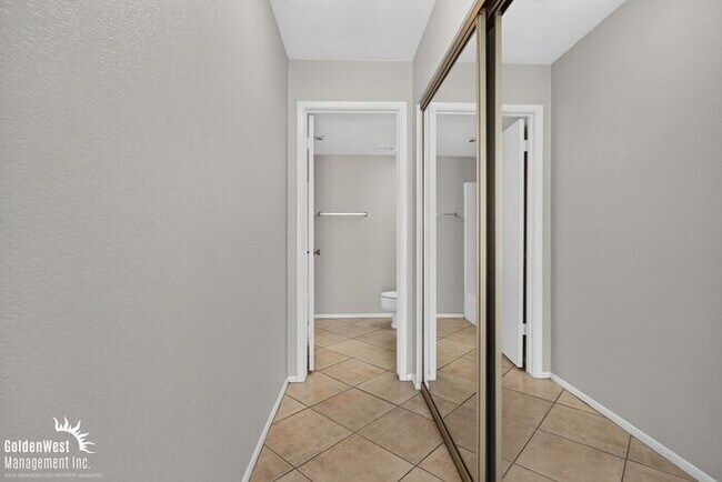 Building Photo - Beautiful 2Bdm 2Ba Condo with Community Pool in Mesa!