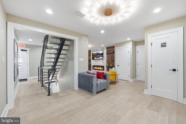 Building Photo - 6314 Barrs Ln