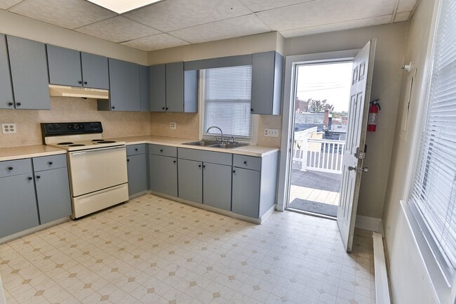 Building Photo - 1306 N 3rd St