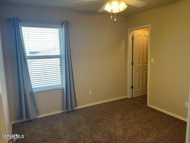 Building Photo - 7561 Red Cedar Dr