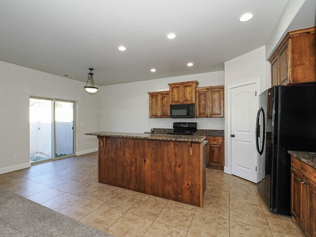 Building Photo - 1239 SilverCrest Dr