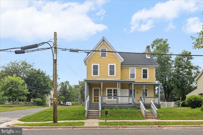 Building Photo - 162 S Main St