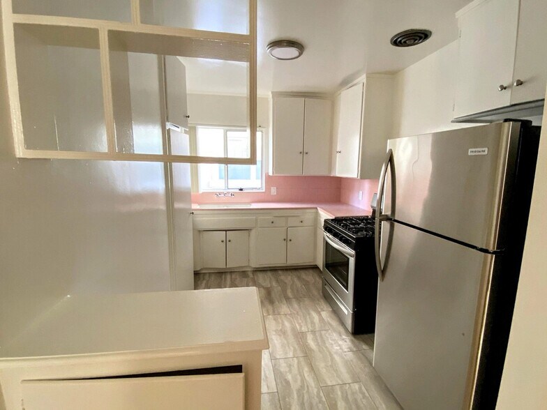 Building Photo - 422 S Willaman Dr