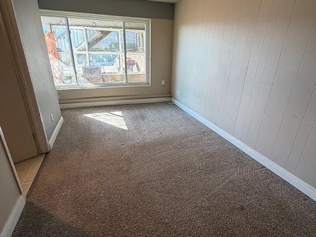 Building Photo - 135 Lake Dr