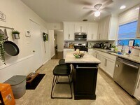 Building Photo - 7622-7624 MAIN STREET