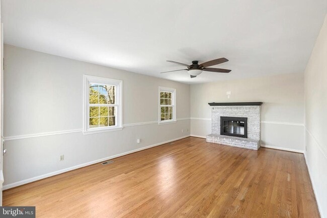 Building Photo - 7329 Fleetwood Ct