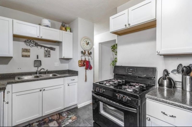 Building Photo - 7112 SW 15th St