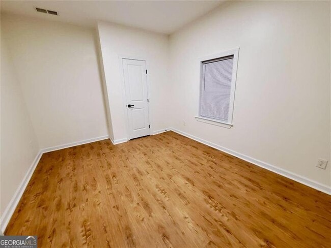 Building Photo - 1834 Walker St