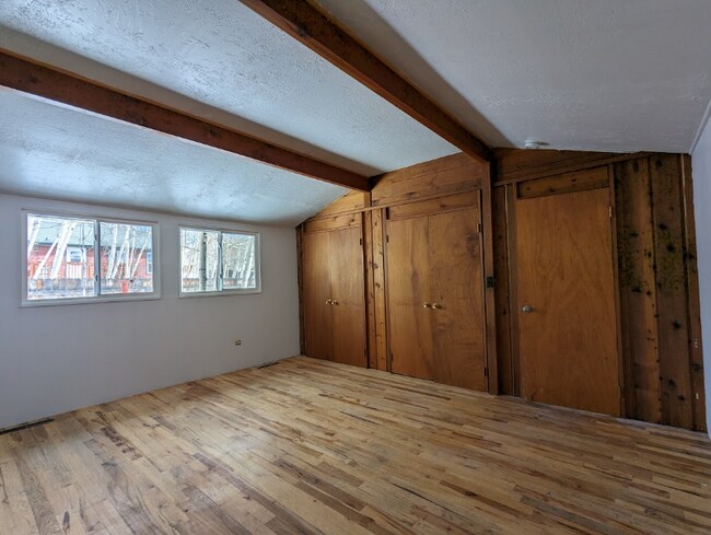 Building Photo - 320 Beaver Creek Rd