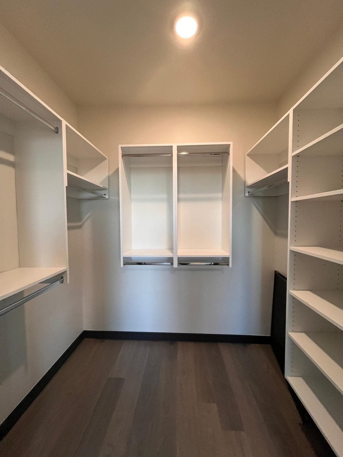 Building Photo - 130 Mallory Ave