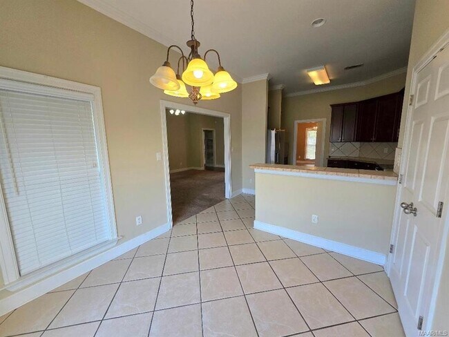 Building Photo - 9354 Wrens Way