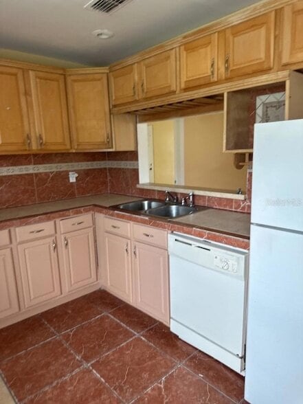 Building Photo - 394 Colonade Ct