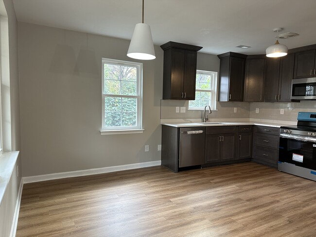 Building Photo - 804 Matheson Ave