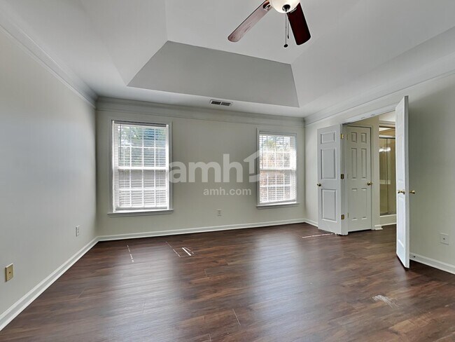 Building Photo - 5798 Crimson Oak Ct