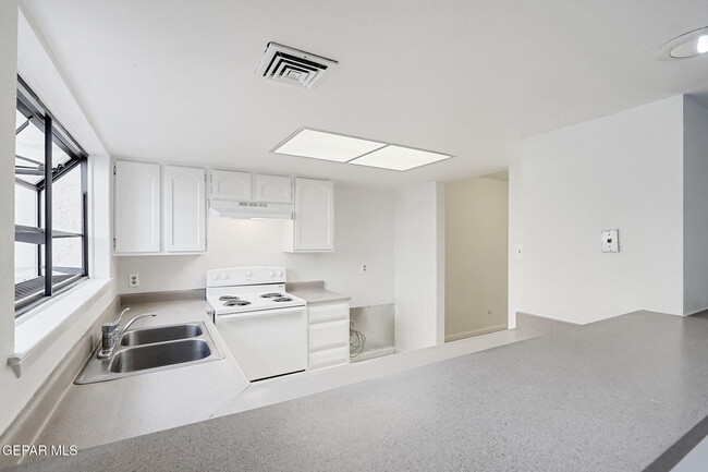 Building Photo - 1742 Pico Alto Dr
