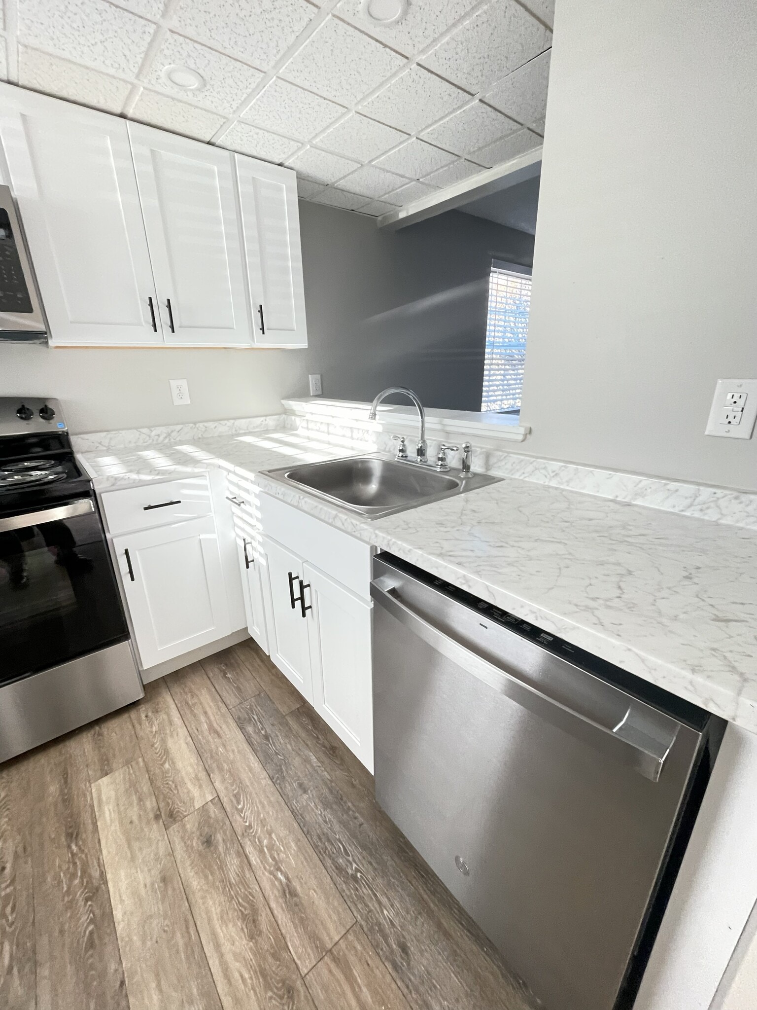 Building Photo - 6 Pin Oak Dr