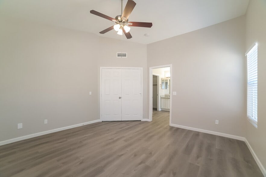 Building Photo - 7522 W Kerry Ln