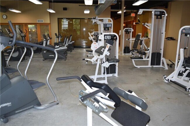 Building Photo - 400 17th St NW