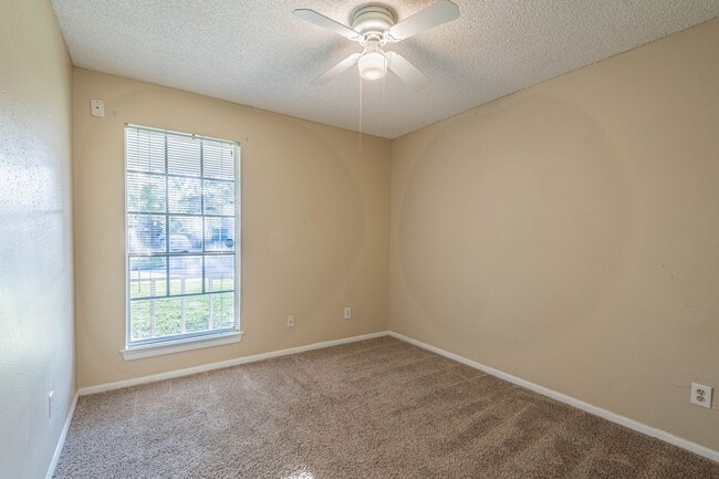 Building Photo - 523 International Village Dr