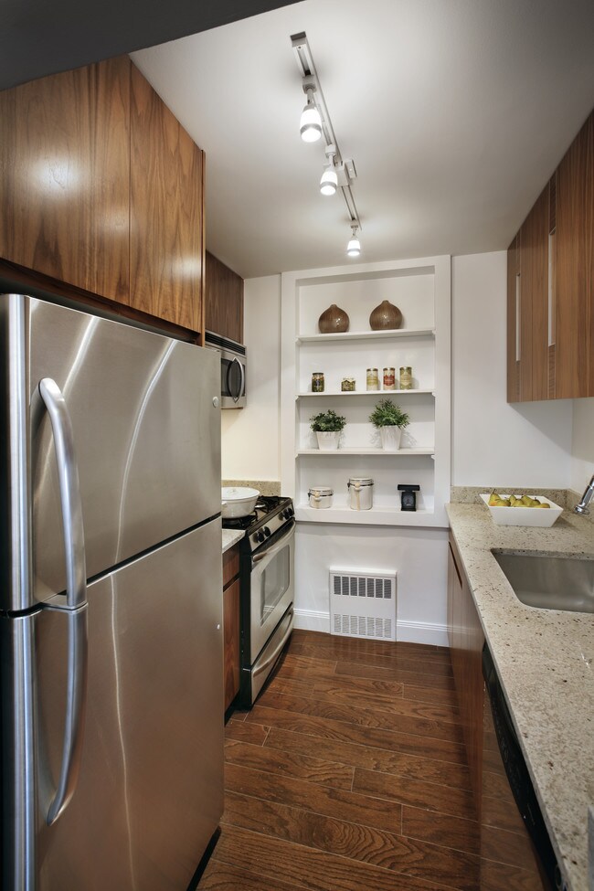 Interior Photo - The Wimbledon