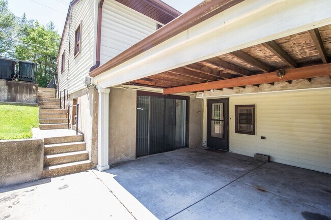 Building Photo - 2242 Zumbehl Rd