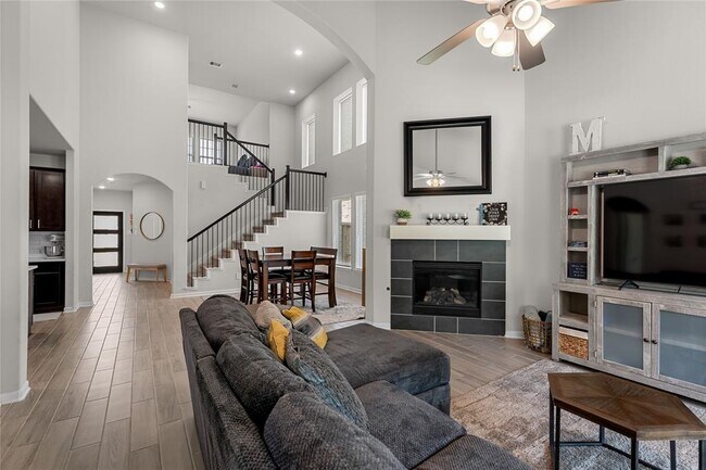 Building Photo - 1226 Tilia Crk Ln